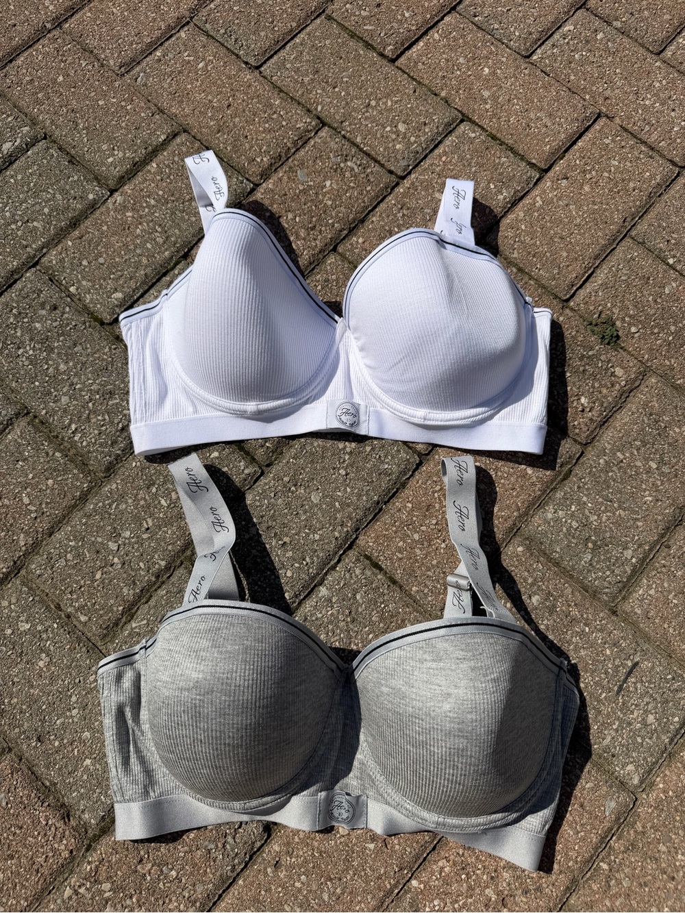 Aeropostale T-Shirt Bra - White and Gray Size 38D